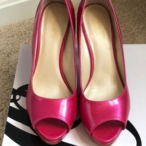 NWT Fuschia peep toe pumps